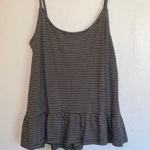 Anthropologie ruffle back tank size XS